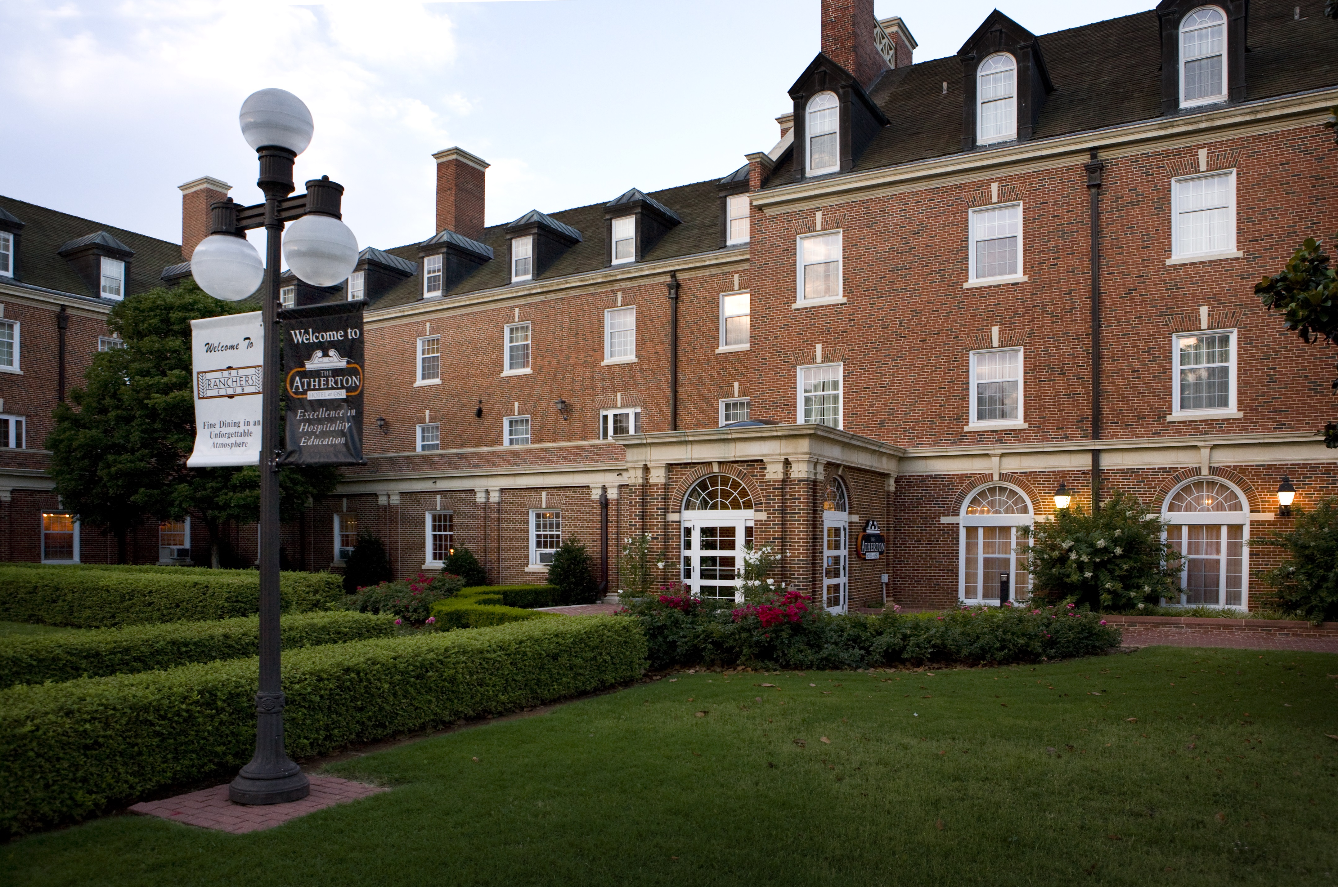 Atherton Hotel Brides Of Okla 2017 Luxe Locations Jpg