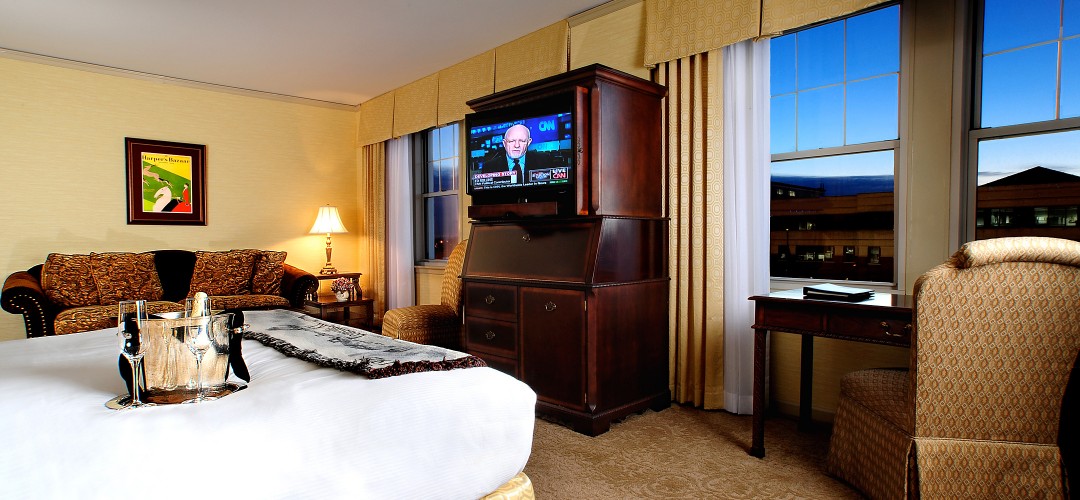 Luxurious Hotel Rooms & Suites In Louisville | The Brown Hotel