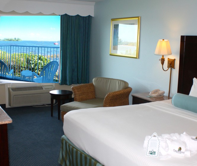Capt Hiram S In Room Hot Tub Capt Hiram S In Room Hot Tub