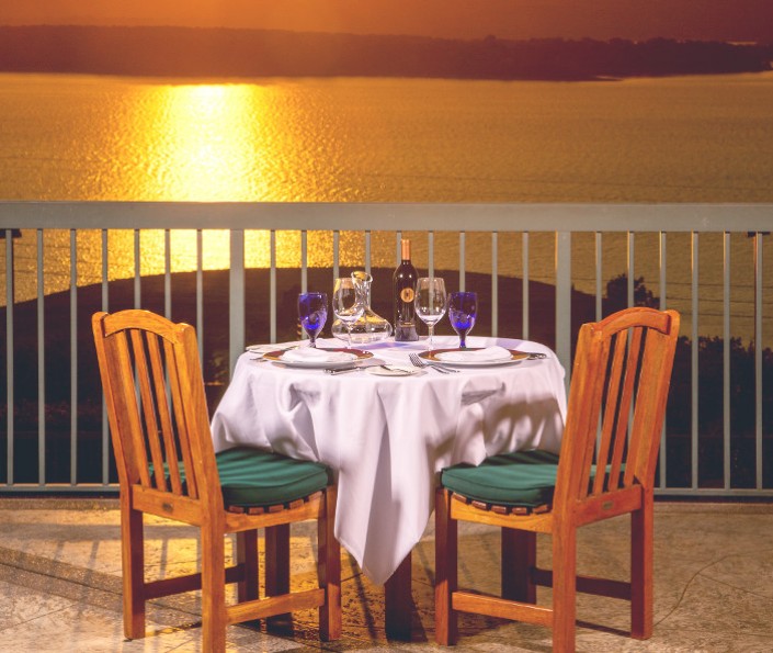 Lake View Dining