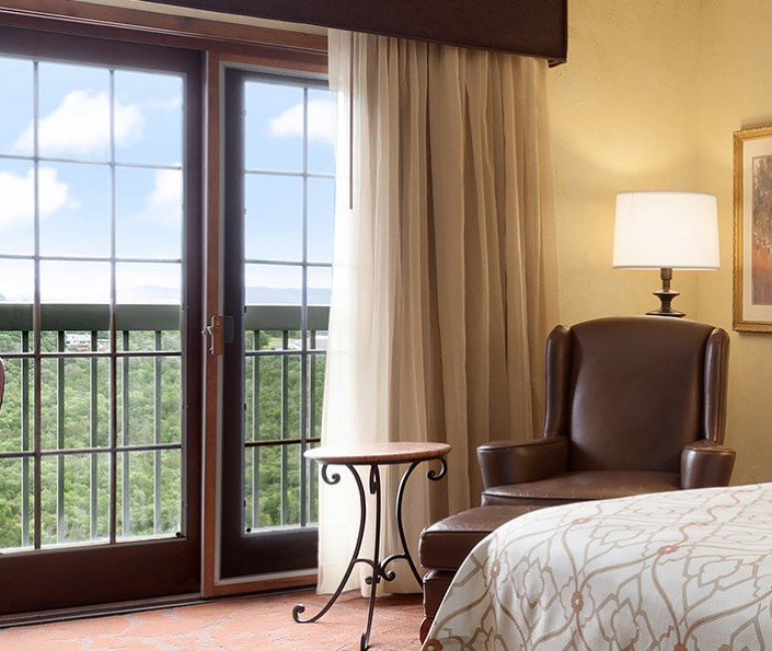 Elegant and upscale lakefront stays