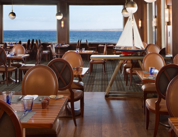Relaxed Oceanfront Dining