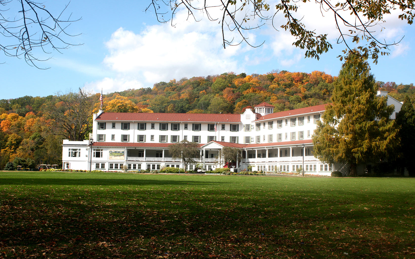 The Shawnee Inn Shawnee on Delaware Poconos Mountains PA Golf Resort The Shawnee Inn Shawnee on Delaware Poconos Mountains PA Golf Resort