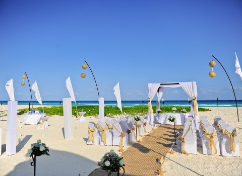 Give Your Romance a Reef Twist