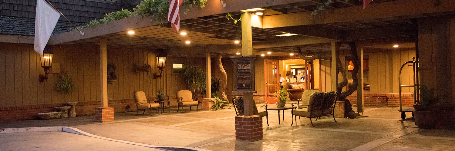 The Pierpont Inn Entrance